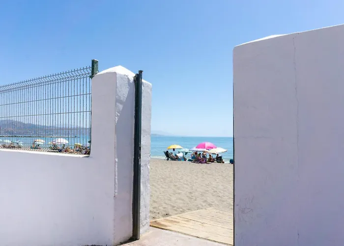 Acogedora Casa Junto Al Mar ,Cerca Del Centro Urbano
