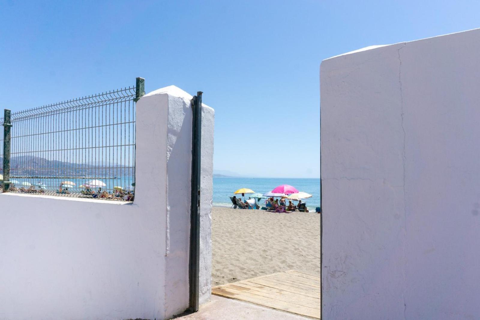Acogedora Casa Junto Al Mar ,cerca Del Centro Urbano * Málaga